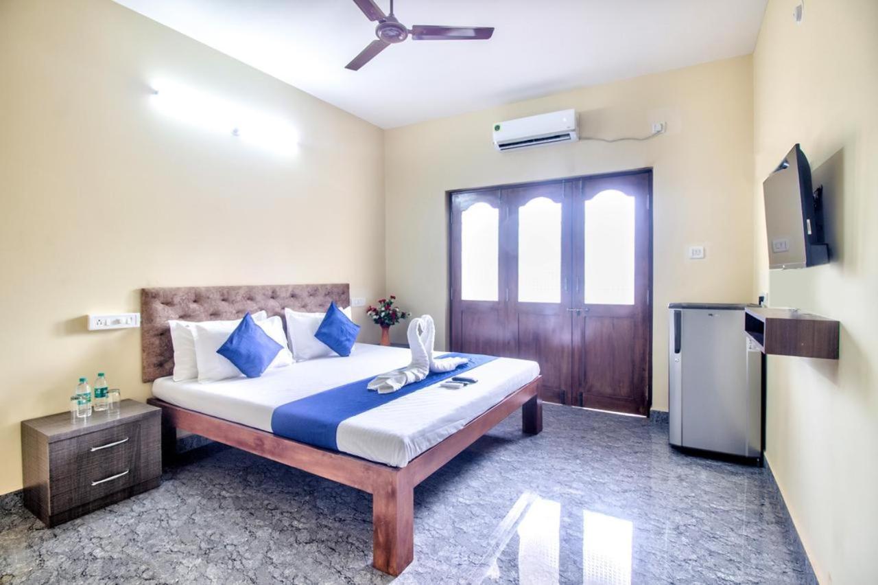 Calangute Studio Apartment Candolim Luaran gambar